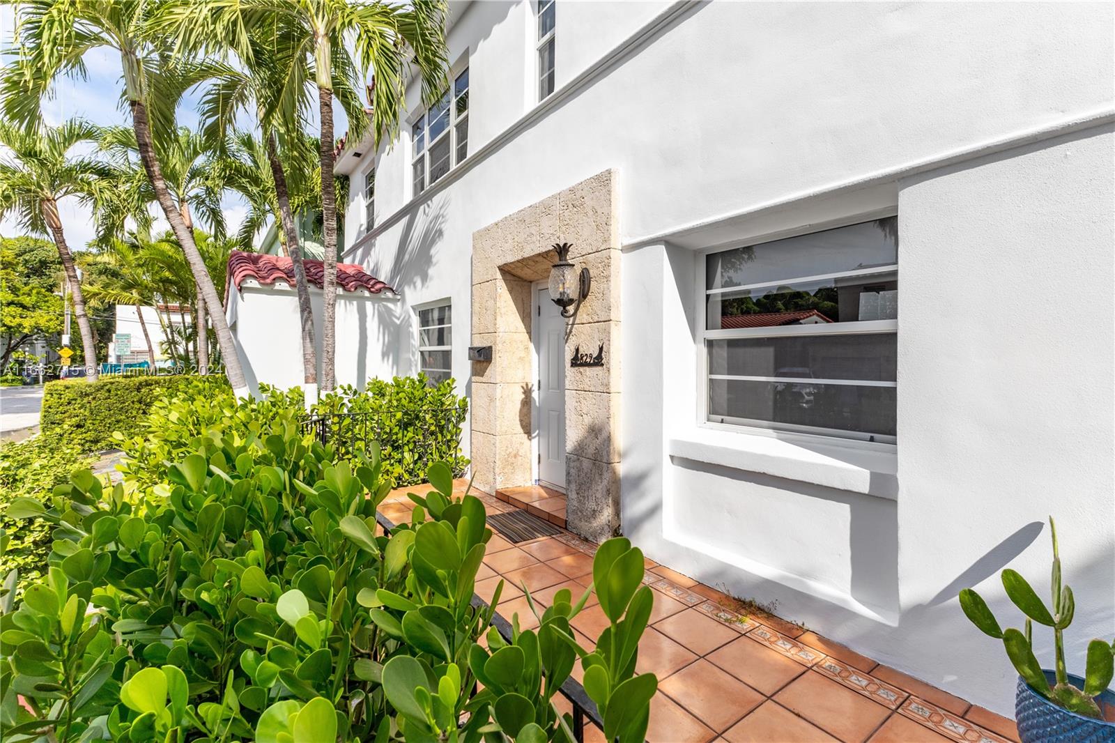 829 Espanola Way