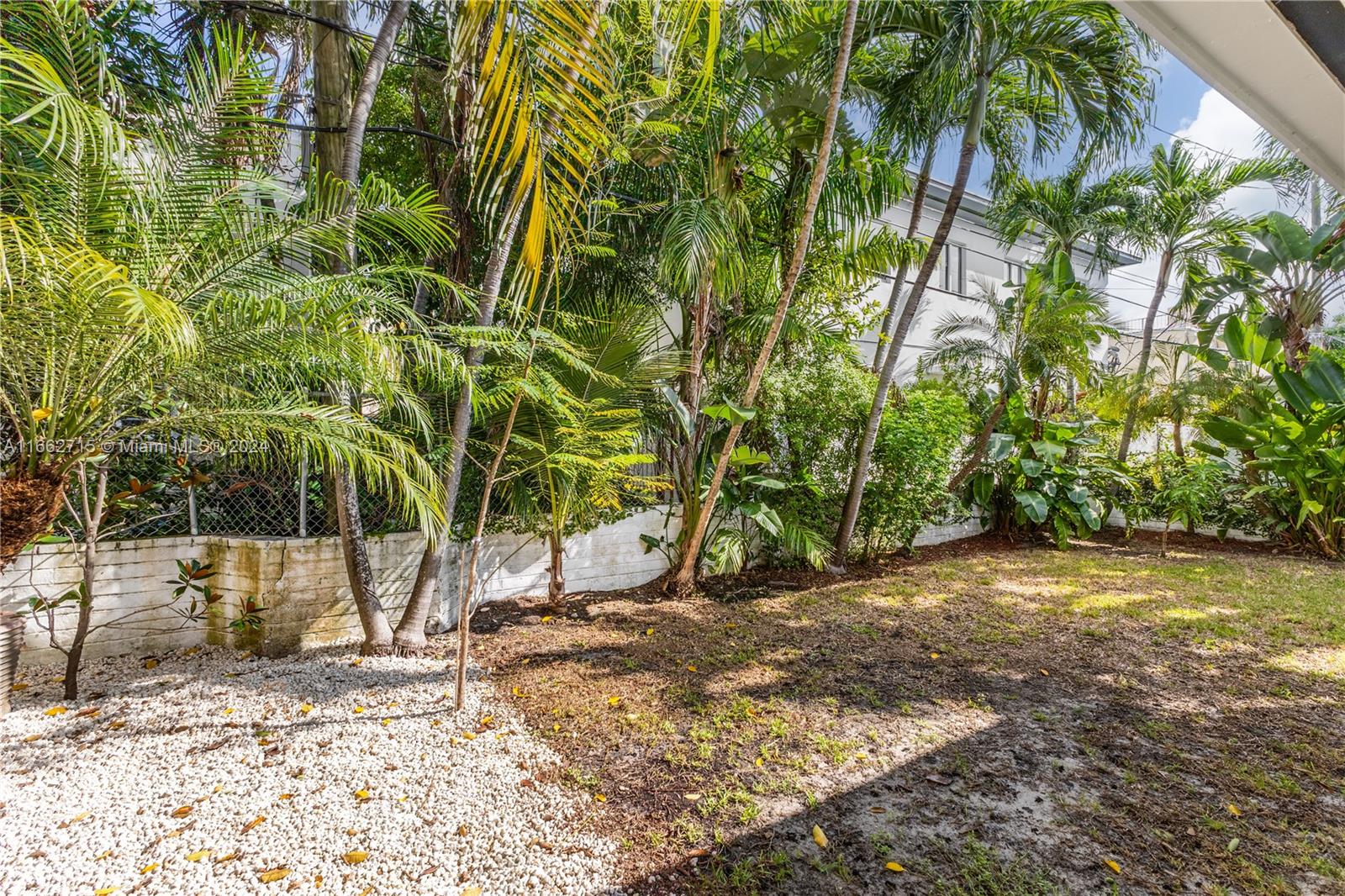 829 Espanola Way