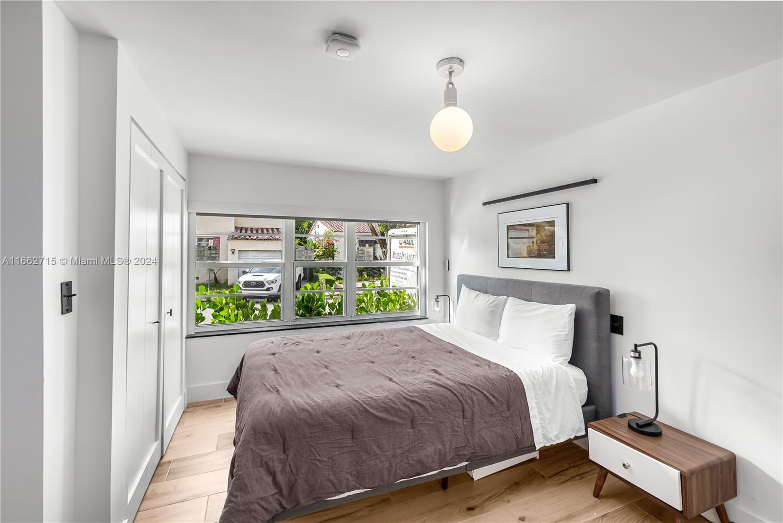829 Espanola Way