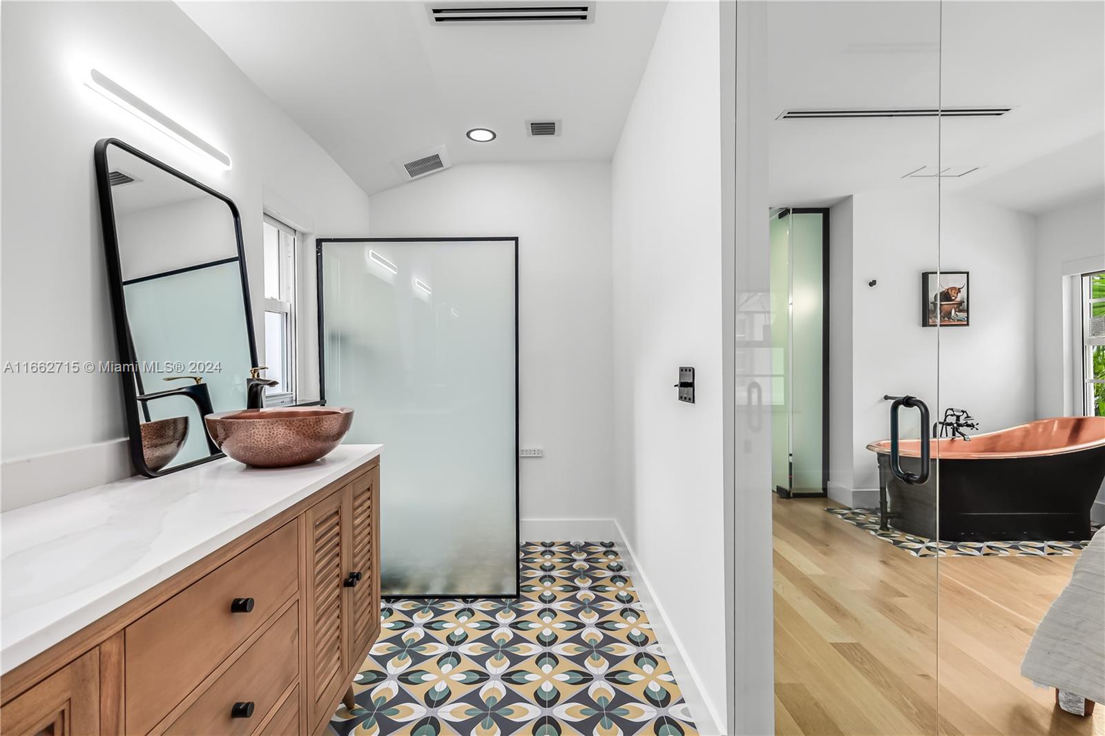 829 Espanola Way
