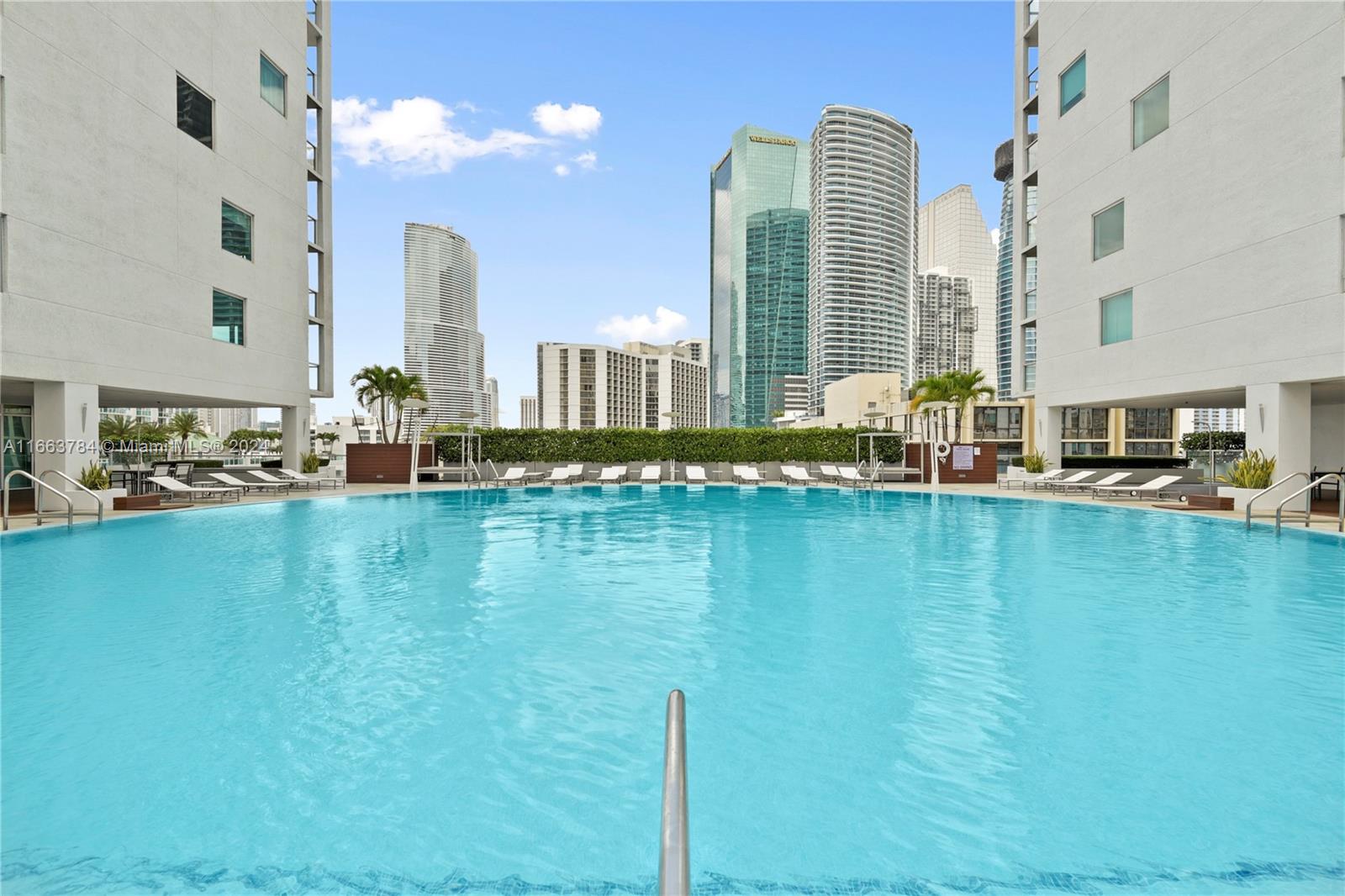 500 Brickell Ave # 2900