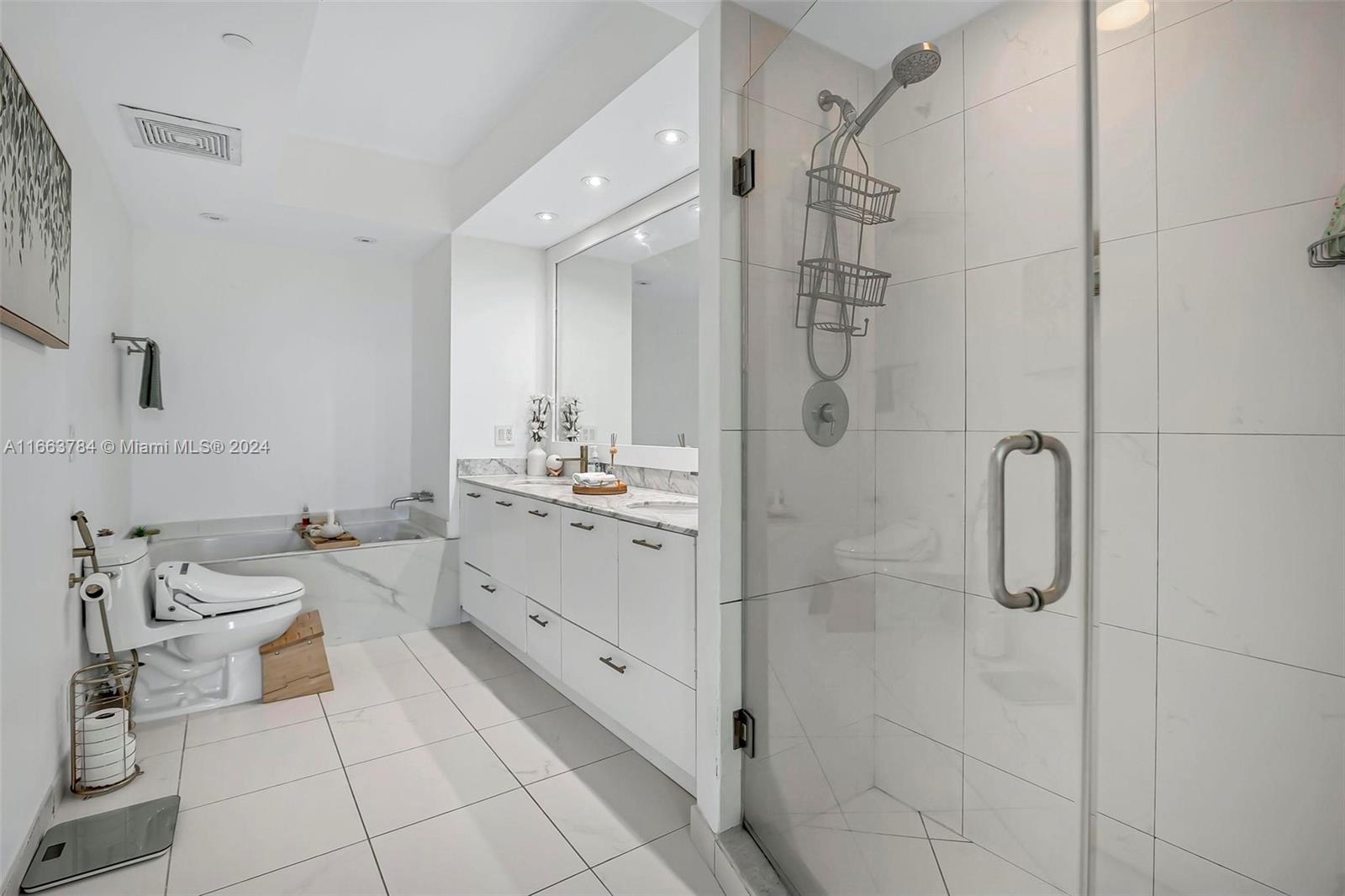 500 Brickell Ave # 2900