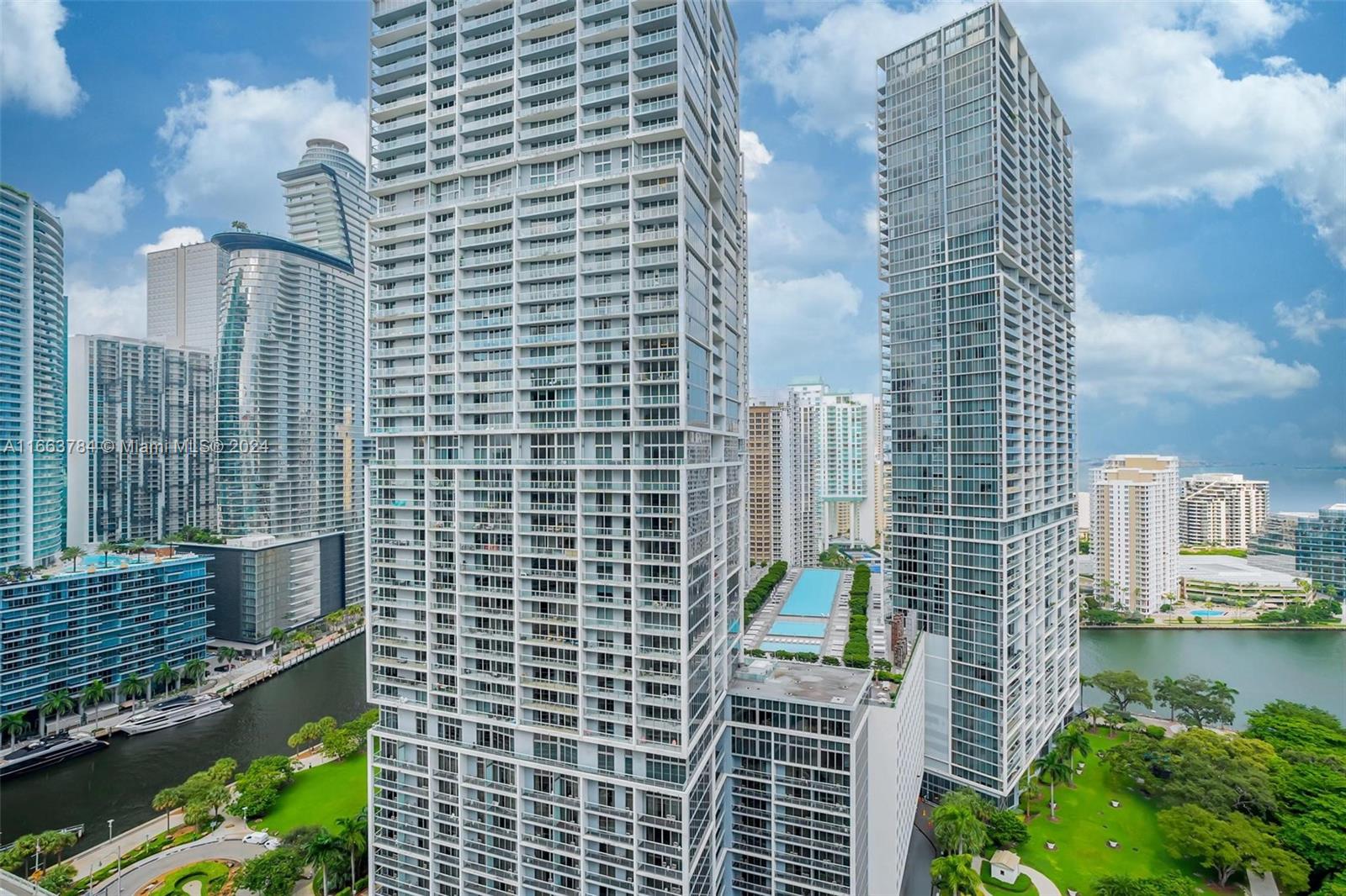 500 Brickell Ave # 2900