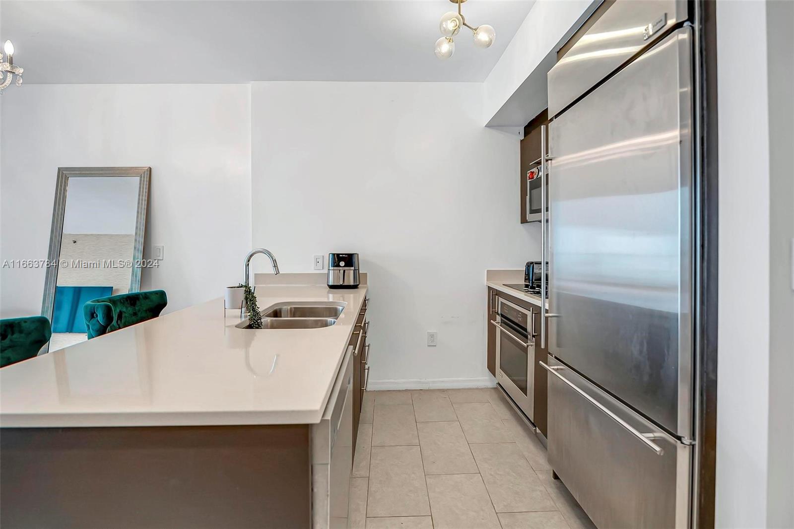 500 Brickell Ave # 2900