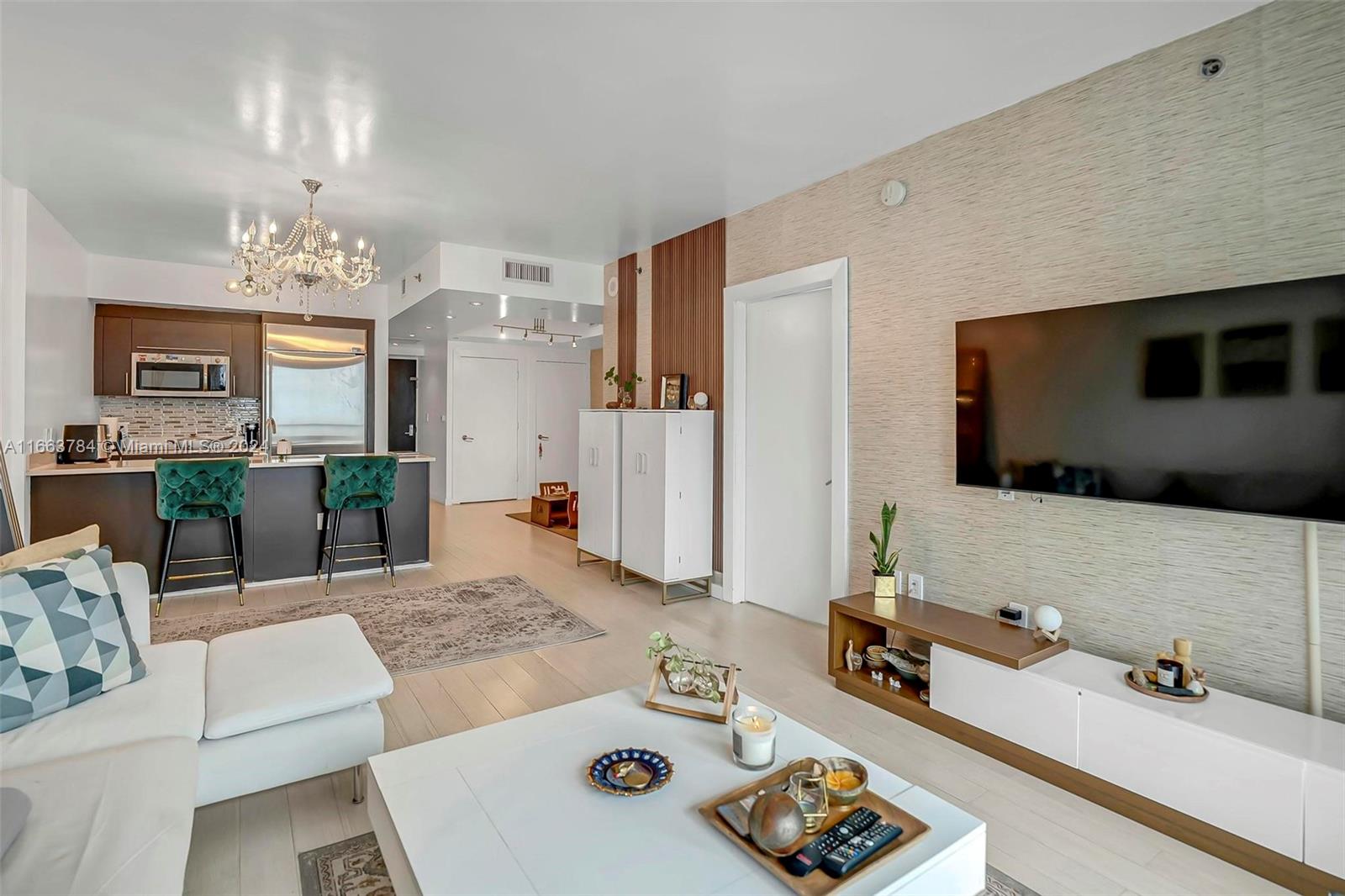 500 Brickell Ave # 2900
