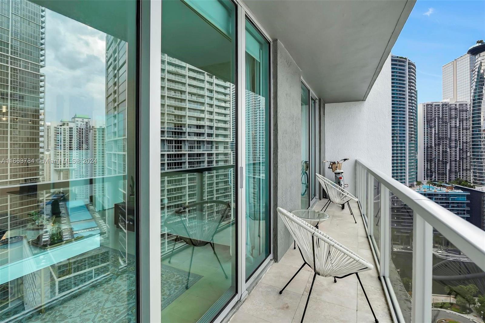 500 Brickell Ave # 2900
