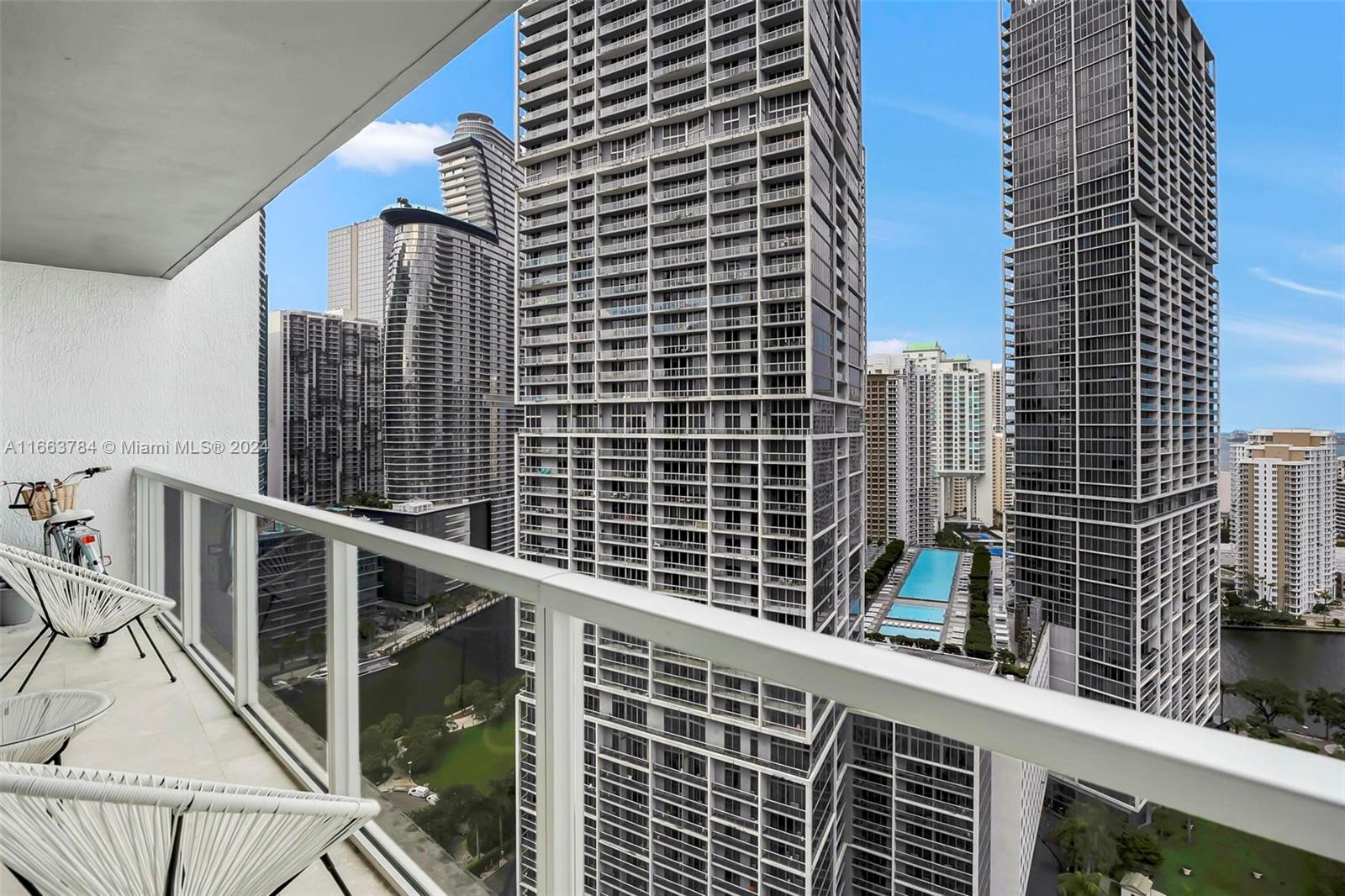 500 Brickell Ave # 2900