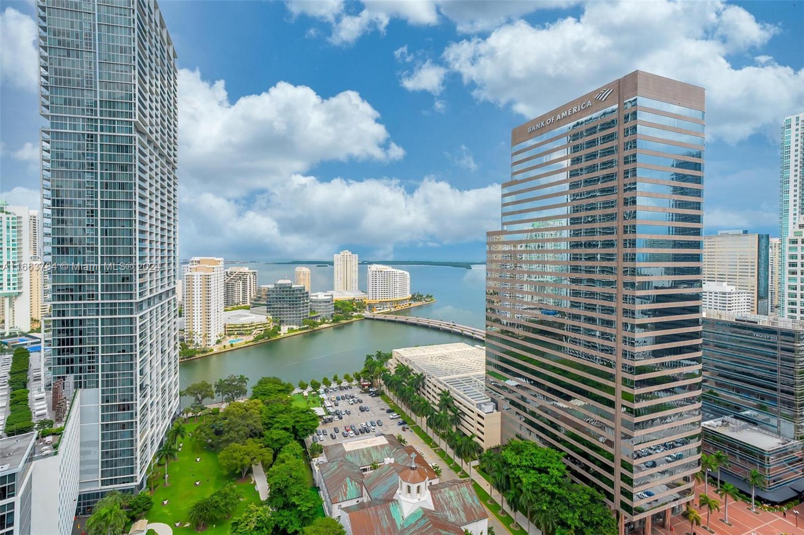 500 Brickell Ave # 2900