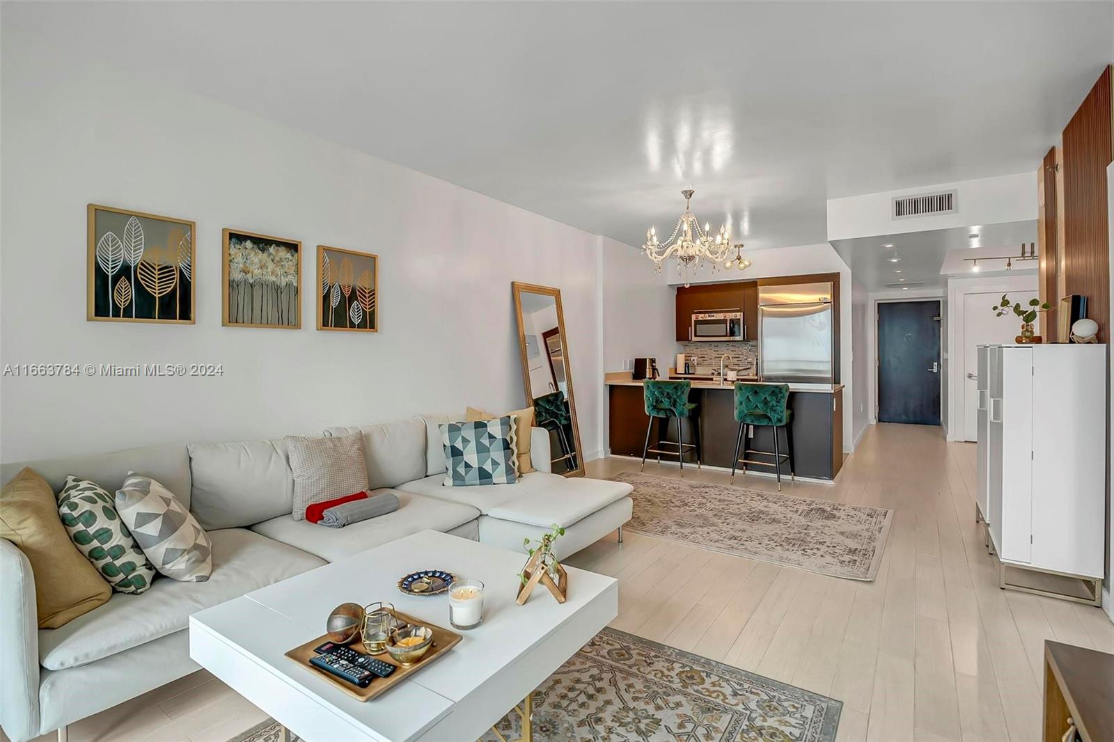 500 Brickell Ave # 2900