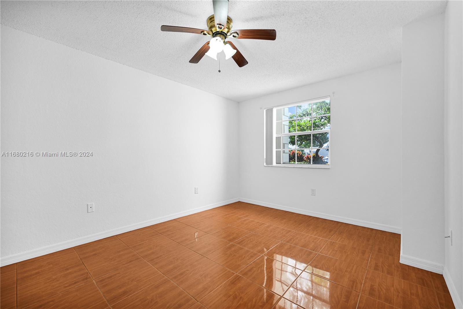 2880 N Oakland Forest Dr # 102