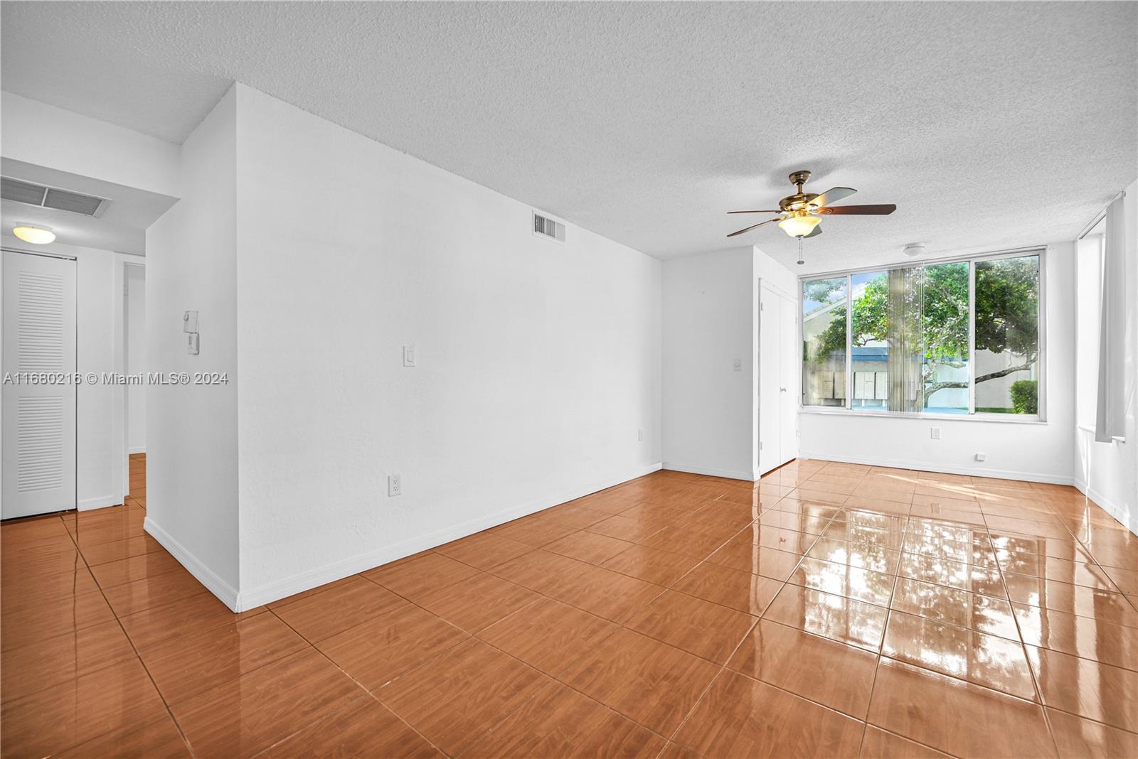 2880 N Oakland Forest Dr # 102