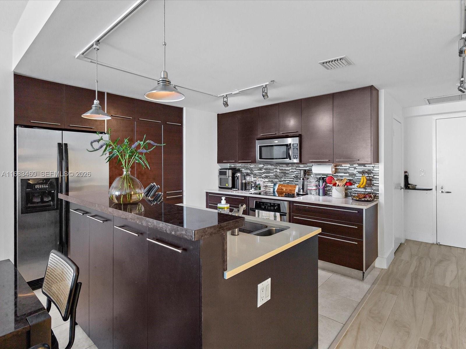1900 N Bayshore Dr # 1704