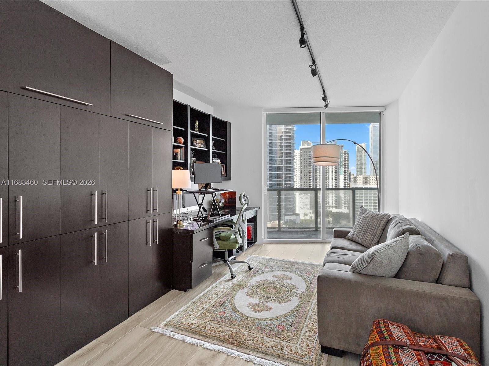 1900 N Bayshore Dr # 1704