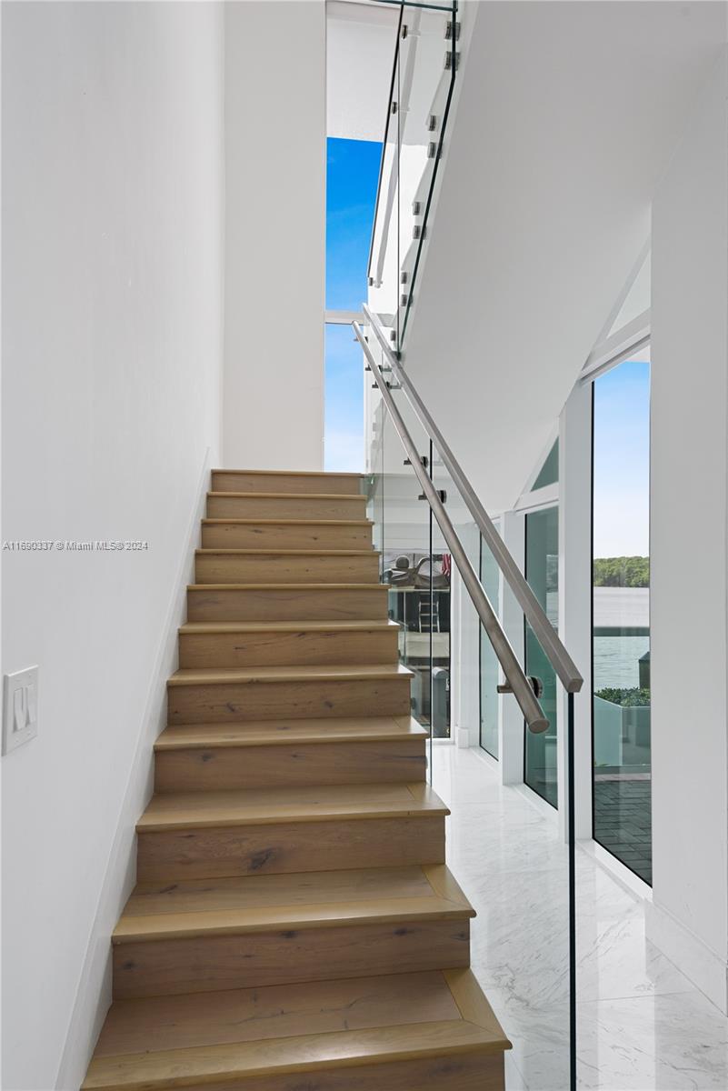 400 Sunny Isles Blvd # 102