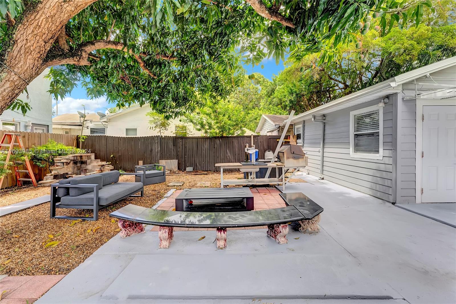 107 SW 2nd Ct # 2 Unit: #2