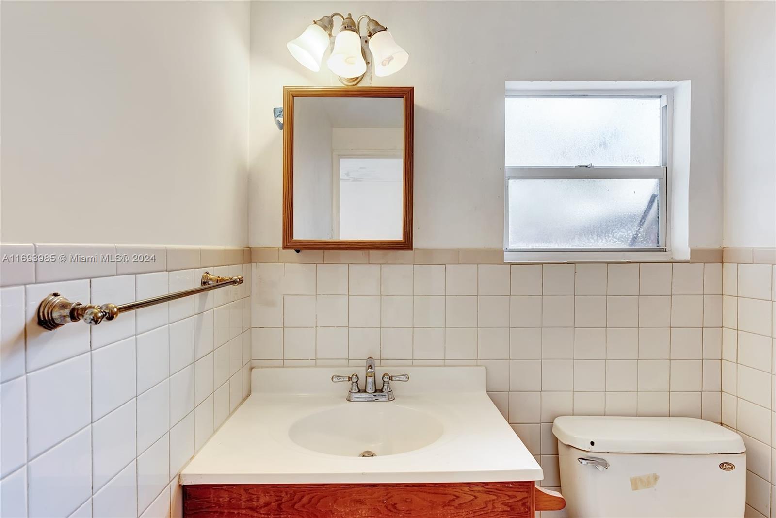 107 SW 2nd Ct # 2 Unit: #2