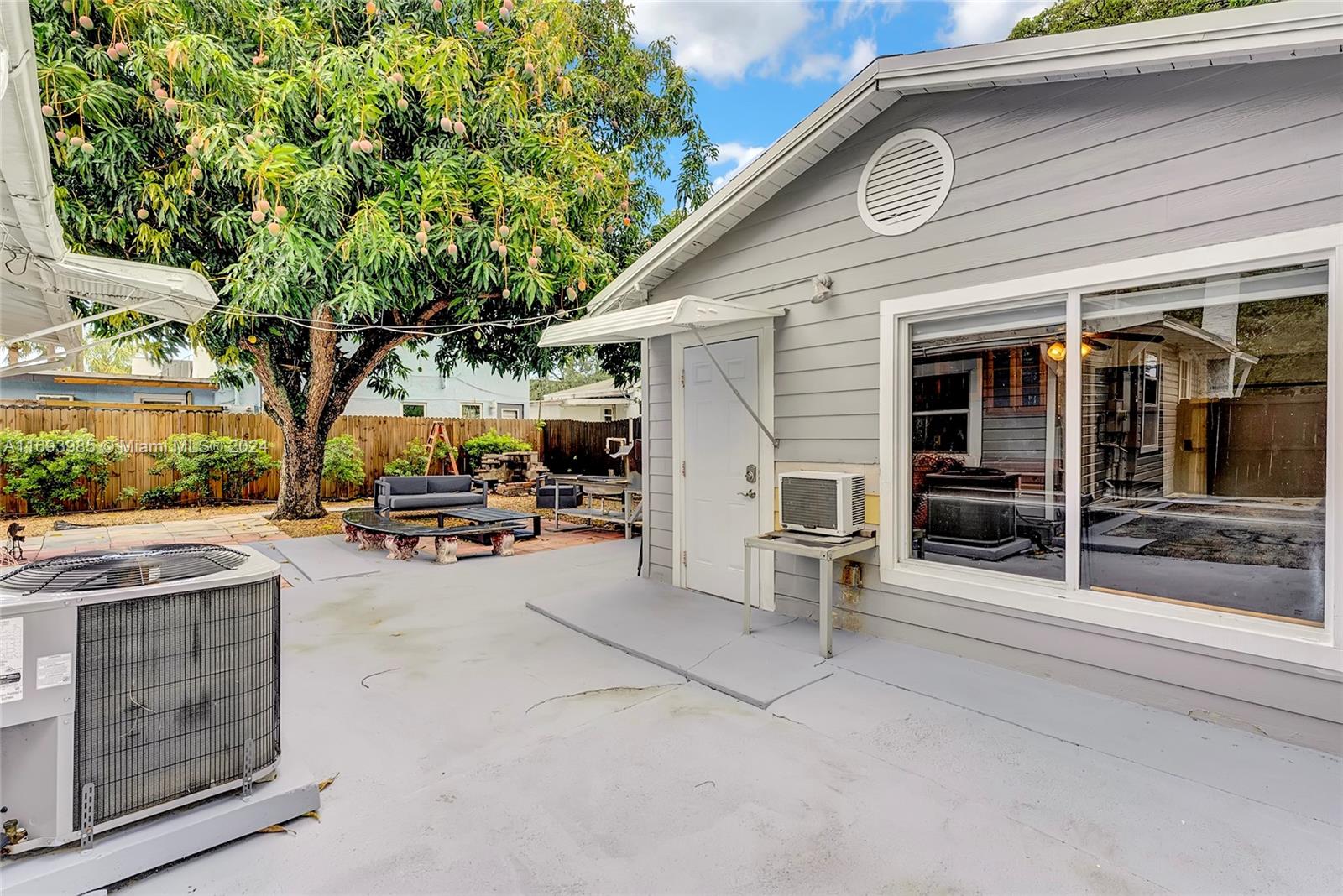 107 SW 2nd Ct # 2 Unit: #2