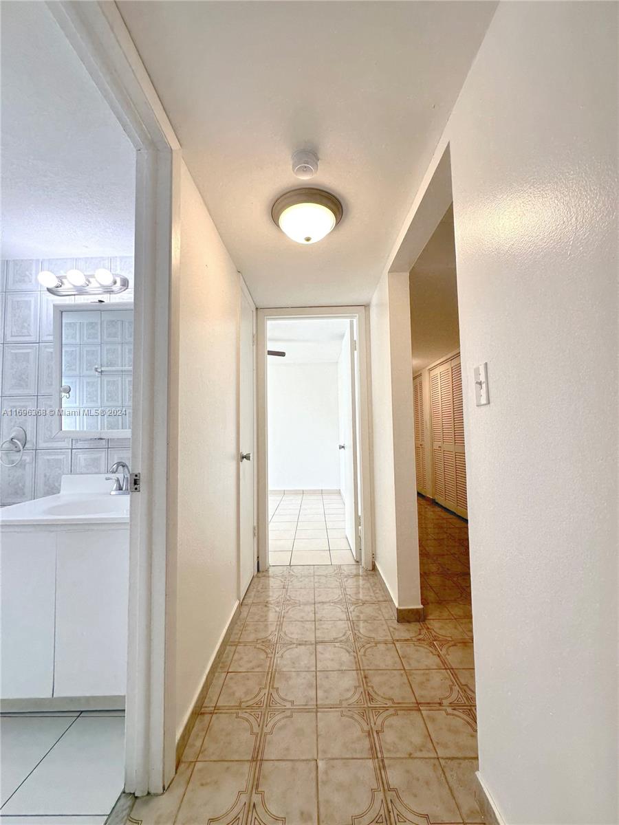 1555 W 44th Pl # 208B