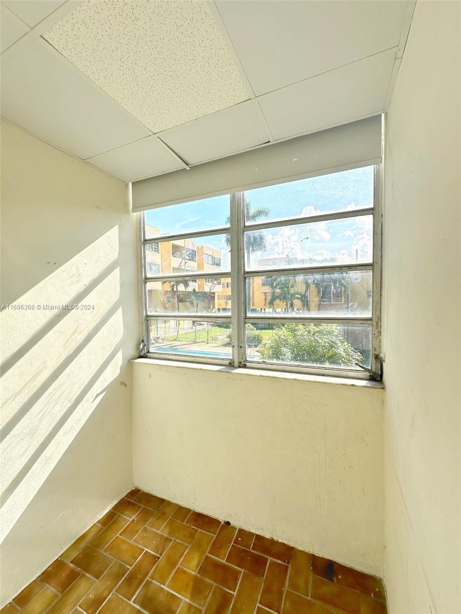 1555 W 44th Pl # 208B