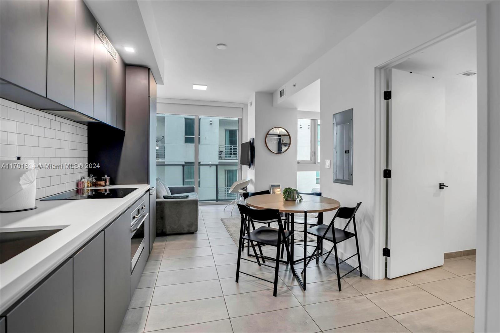227 NE 2nd St # 2008