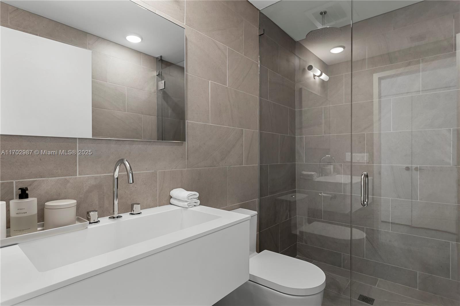 6800 Indian Creek Dr Unit: PH2