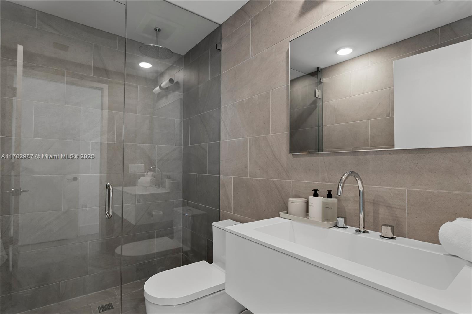 6800 Indian Creek Dr Unit: PH2