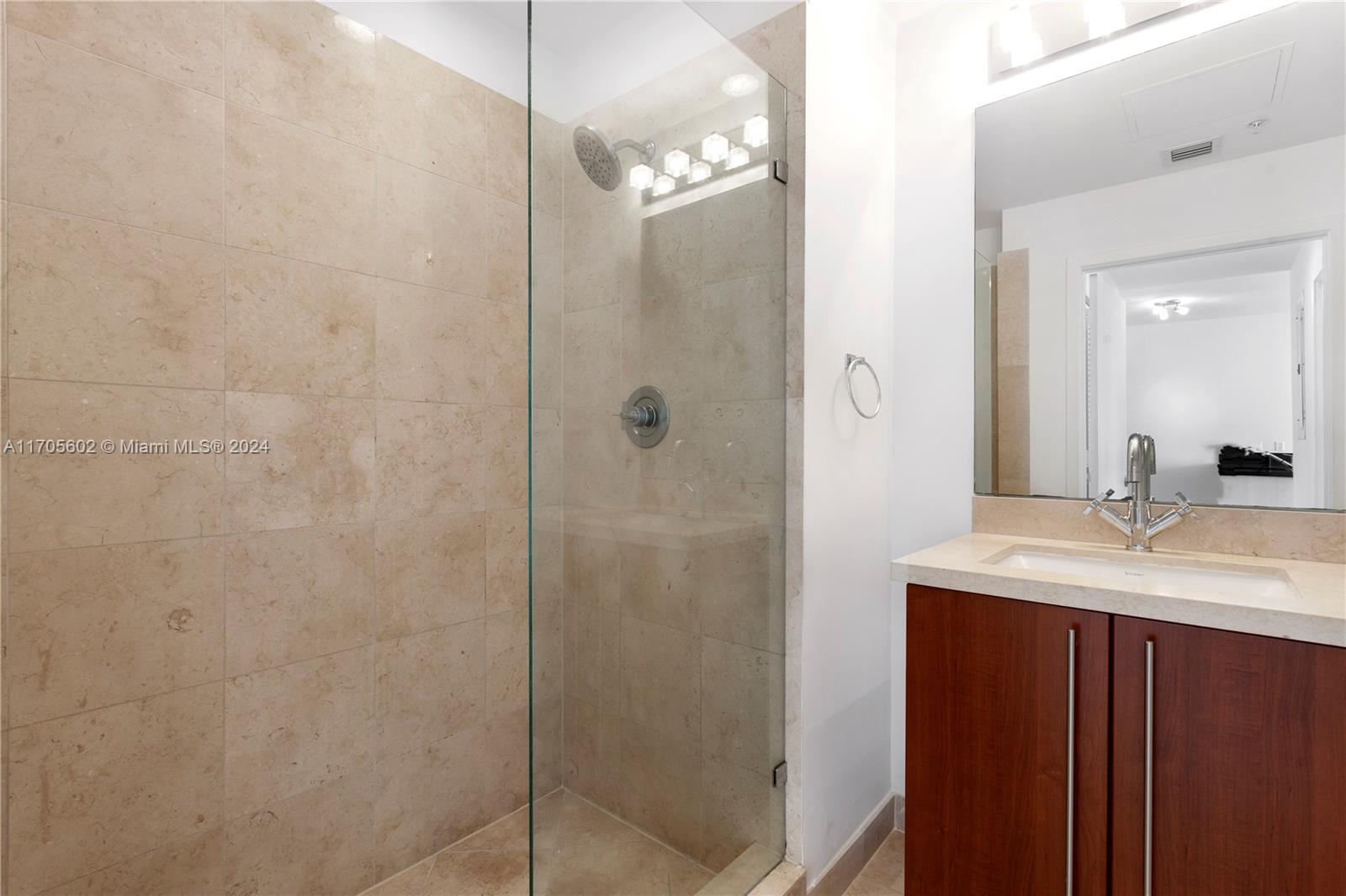 1111 SW 1st Ave Unit: 3721-N