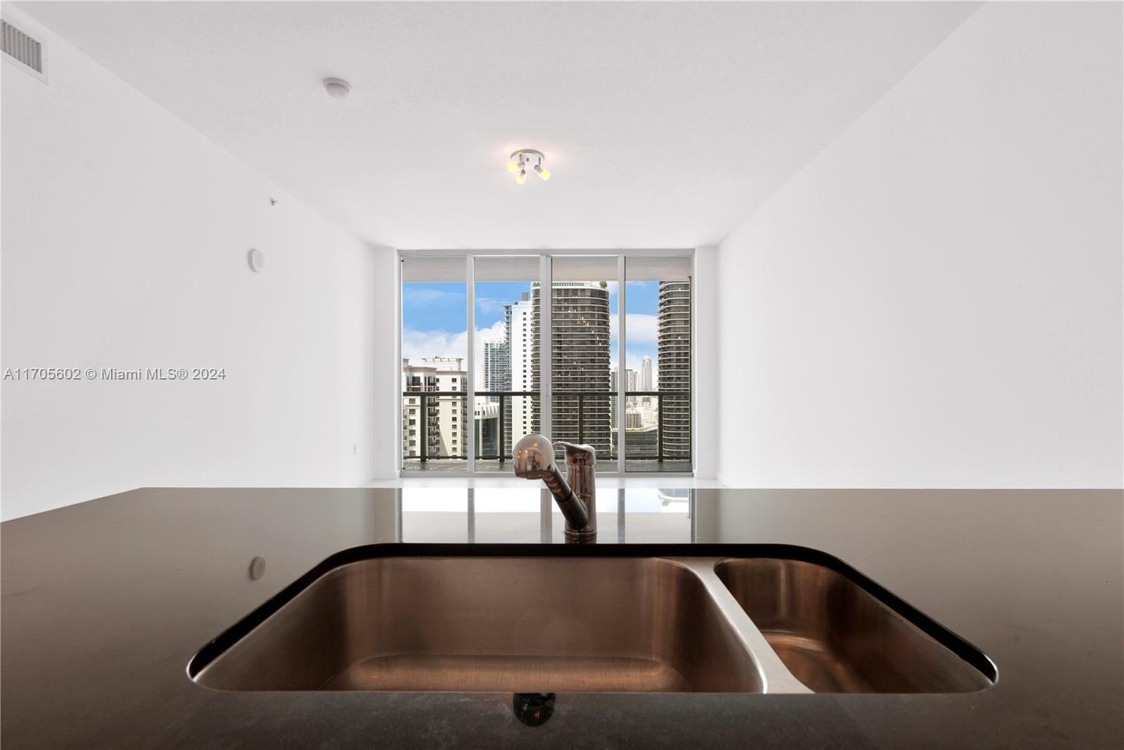 1111 SW 1st Ave Unit: 3721-N