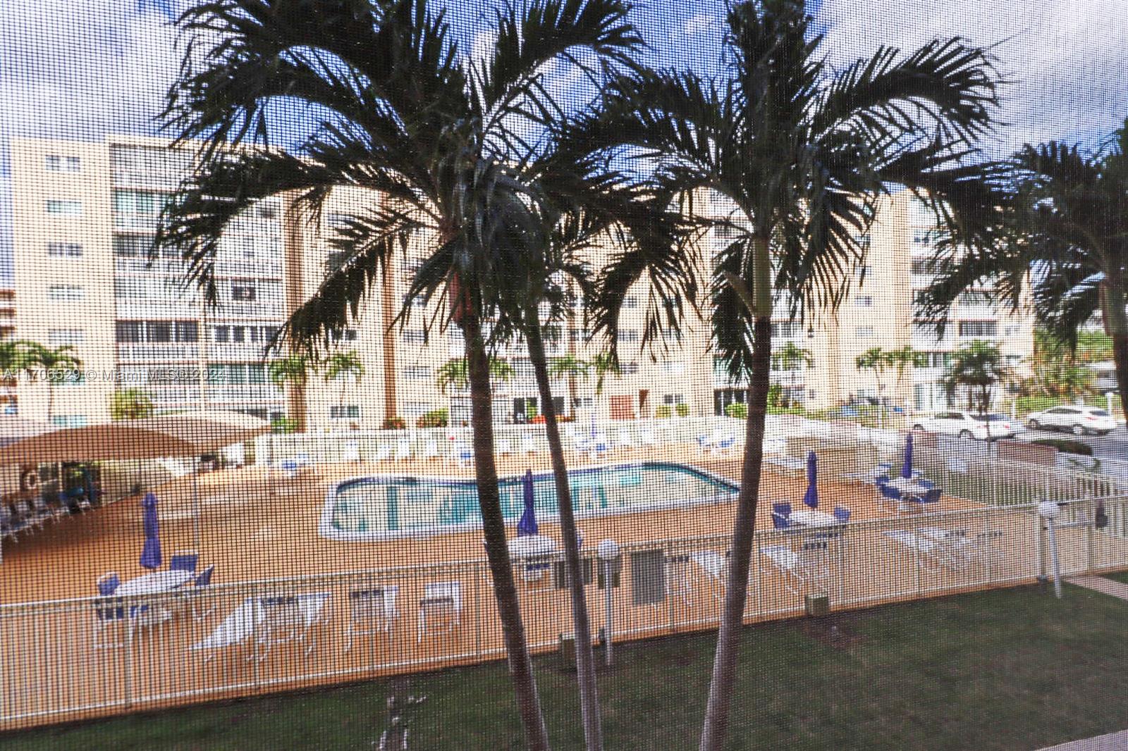 421 NE 14th Ave # 203