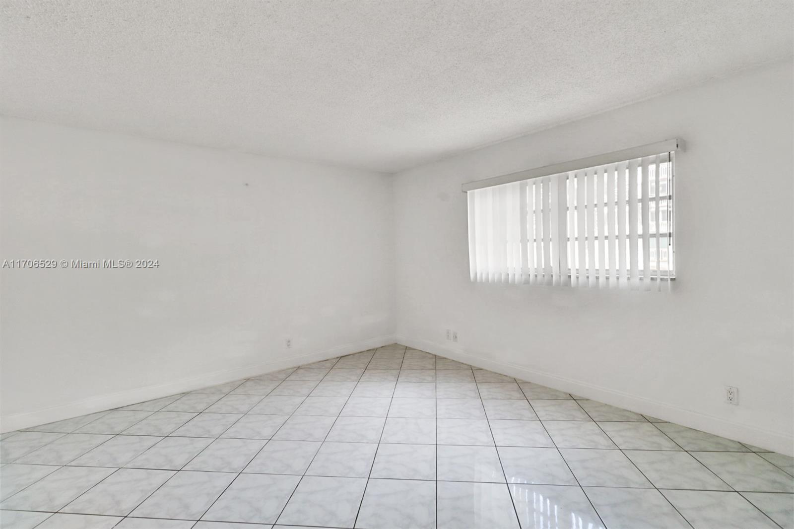 421 NE 14th Ave # 203