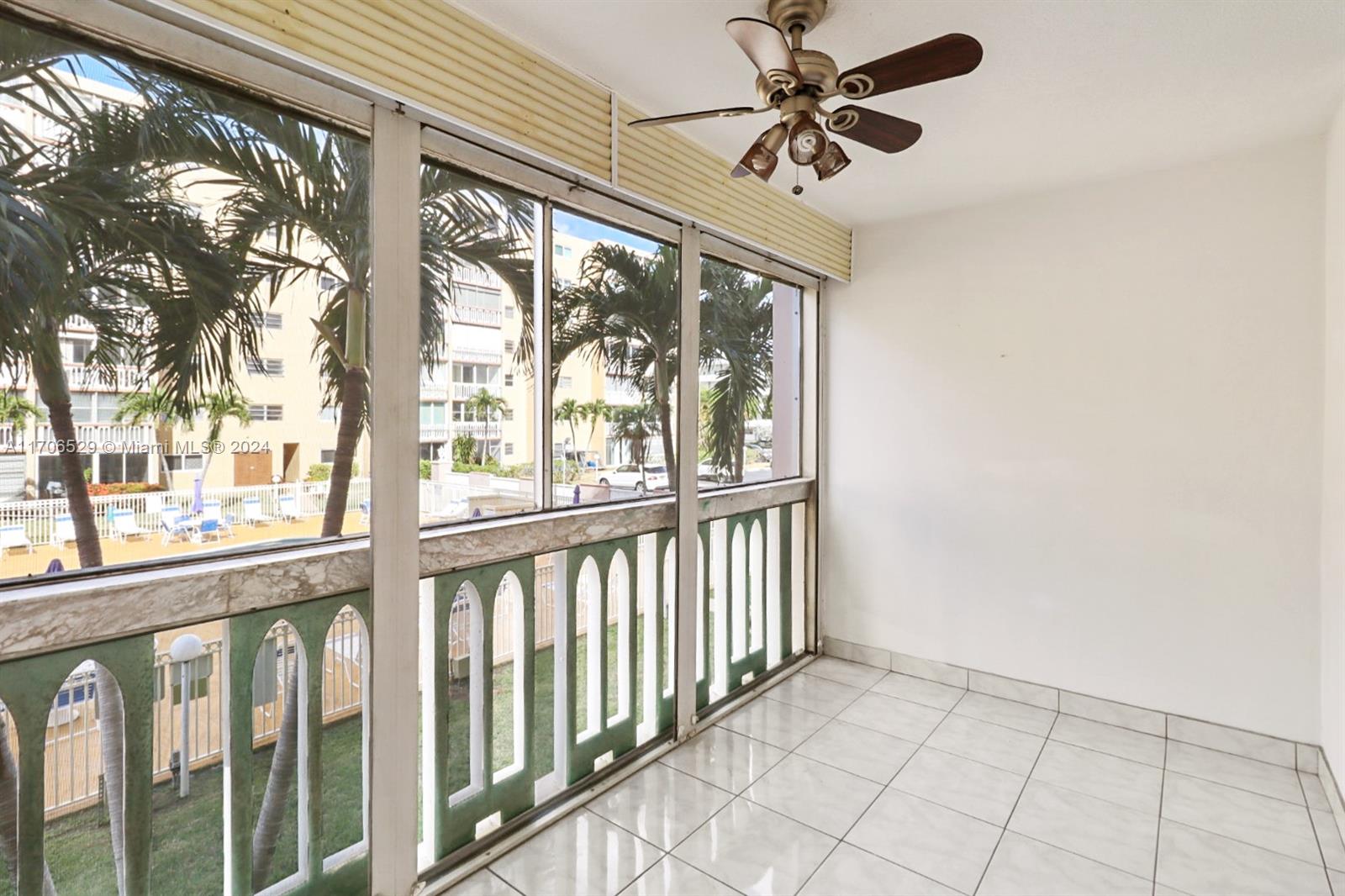 421 NE 14th Ave # 203