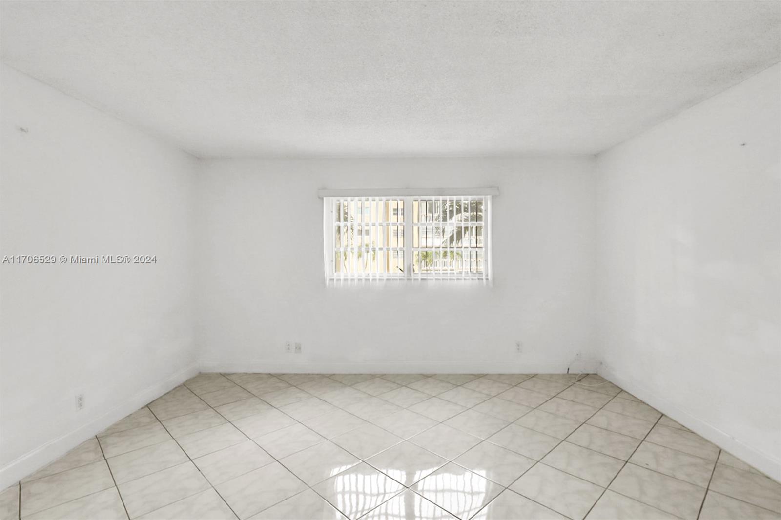421 NE 14th Ave # 203