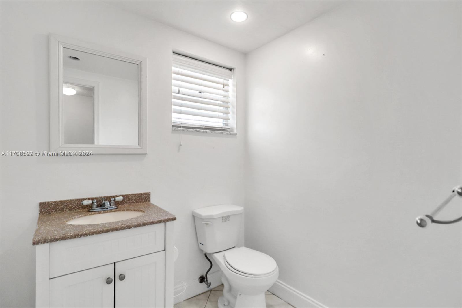 421 NE 14th Ave # 203