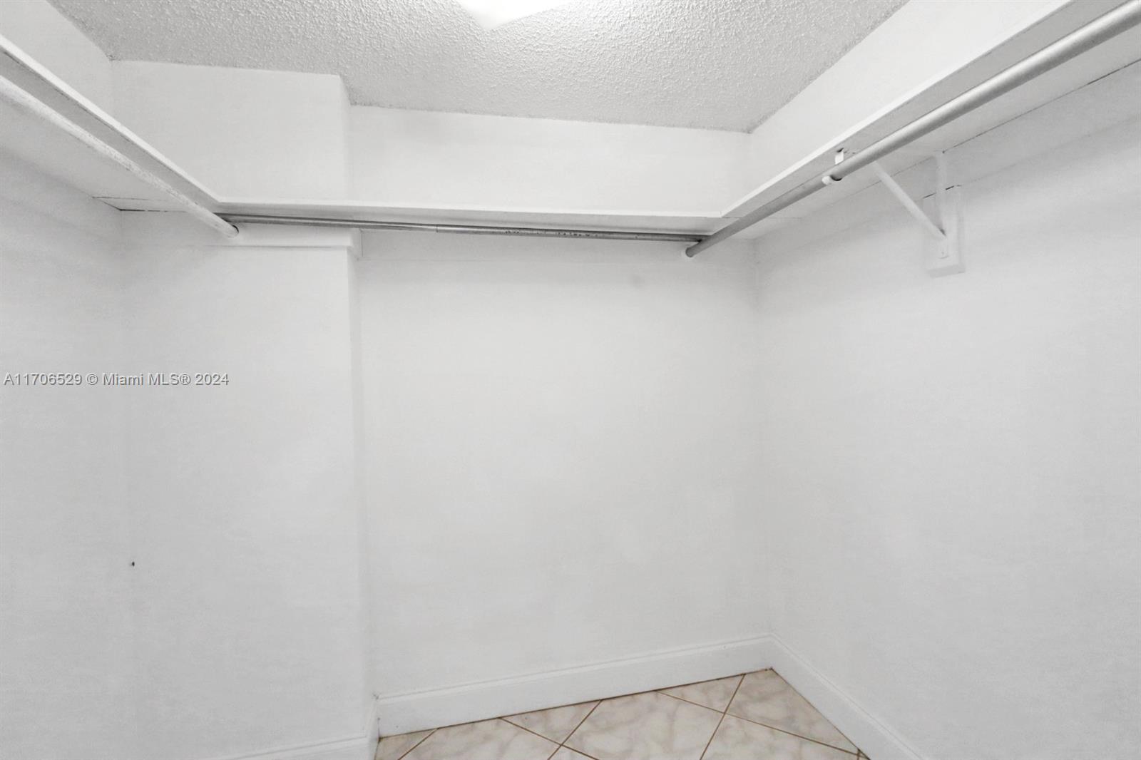 421 NE 14th Ave # 203