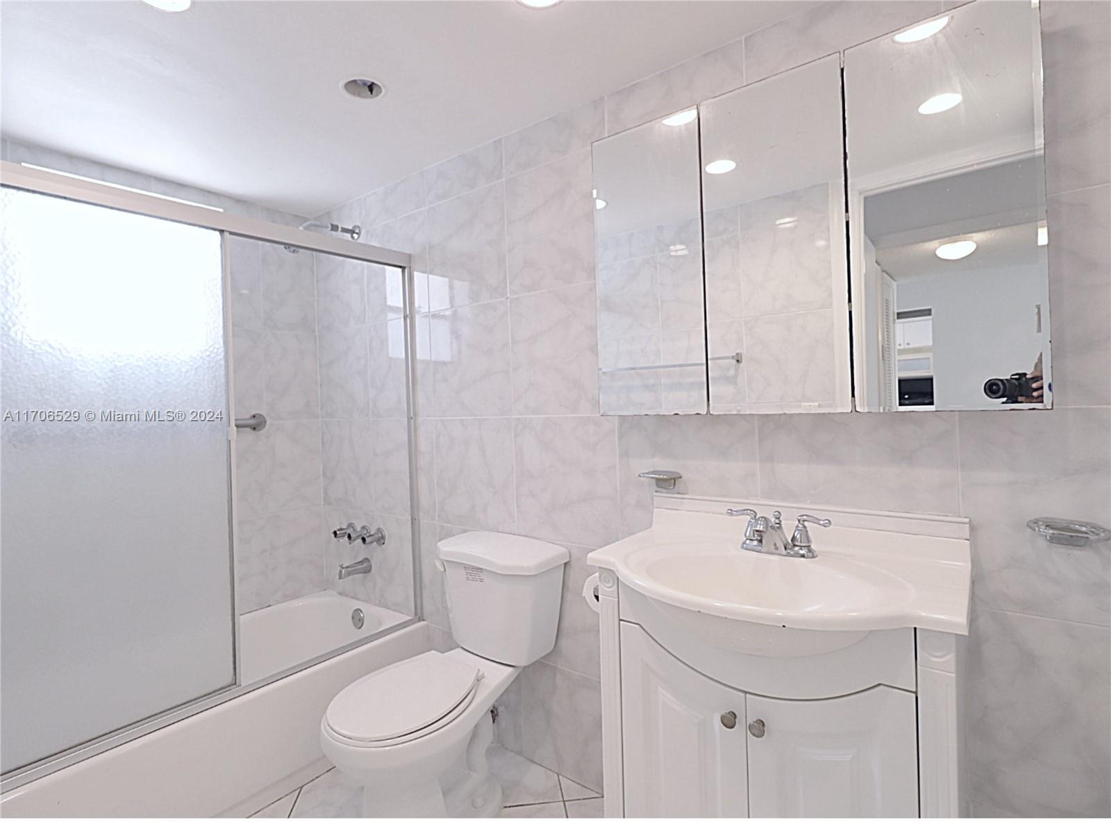 421 NE 14th Ave # 203