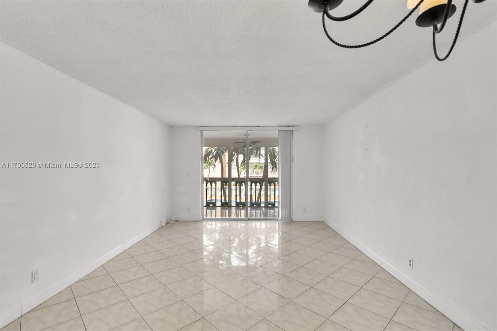 421 NE 14th Ave # 203