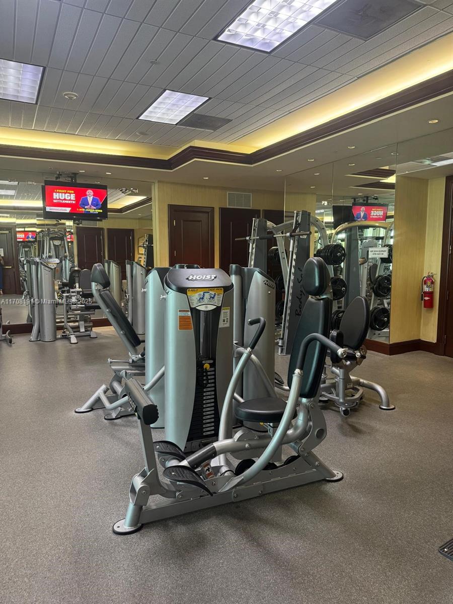 20201 E Country Club Dr # 1902