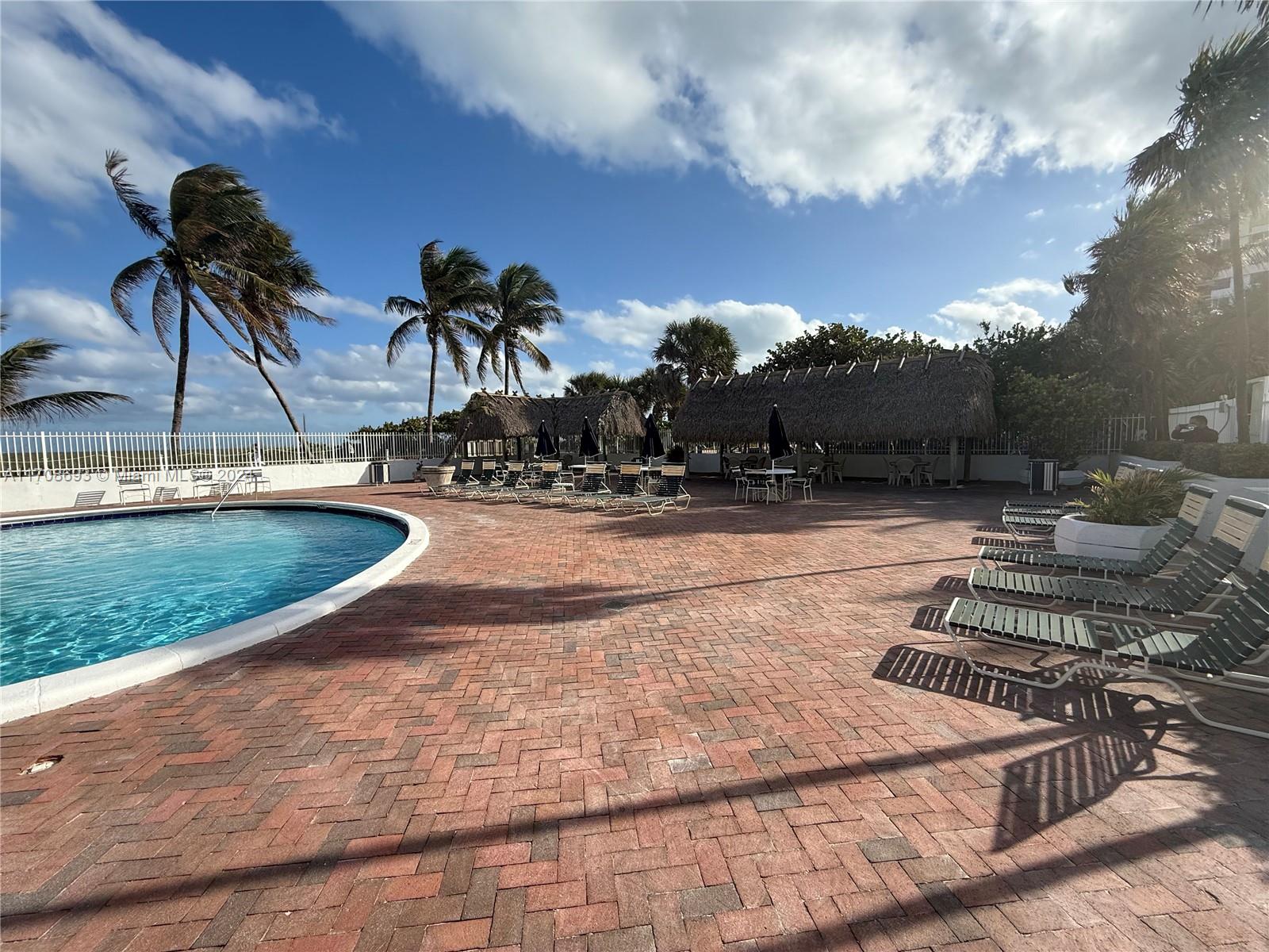 5313 Collins Ave # 207