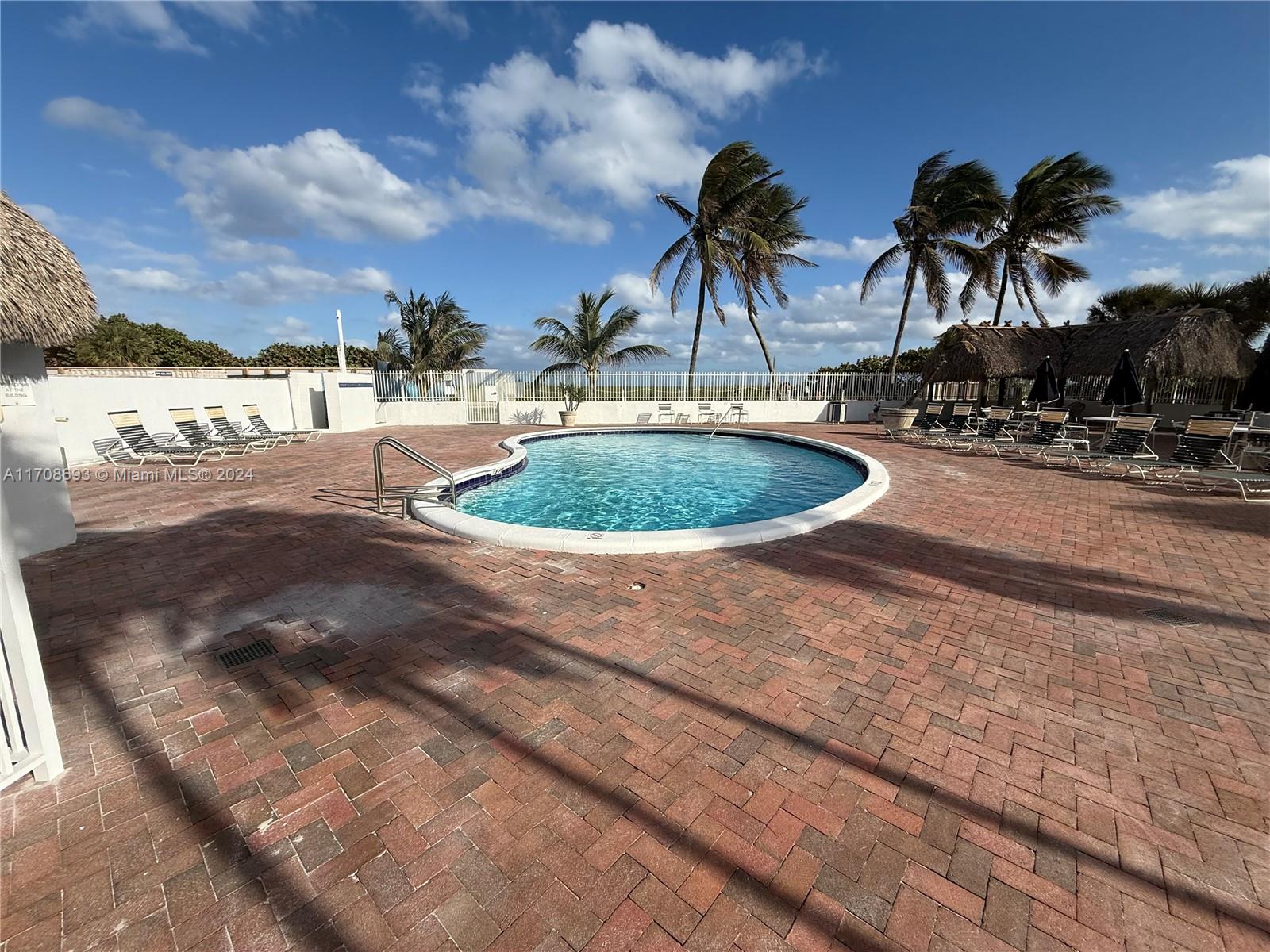 5313 Collins Ave # 207