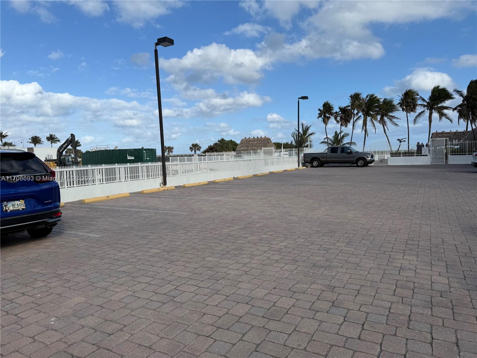 5313 Collins Ave # 207