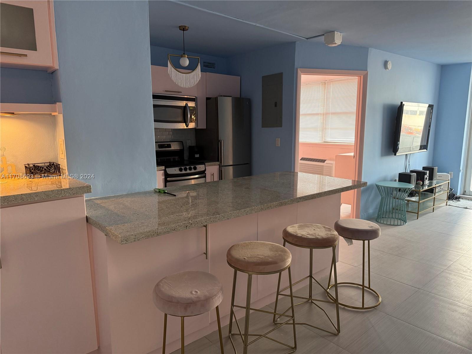 5313 Collins Ave # 207