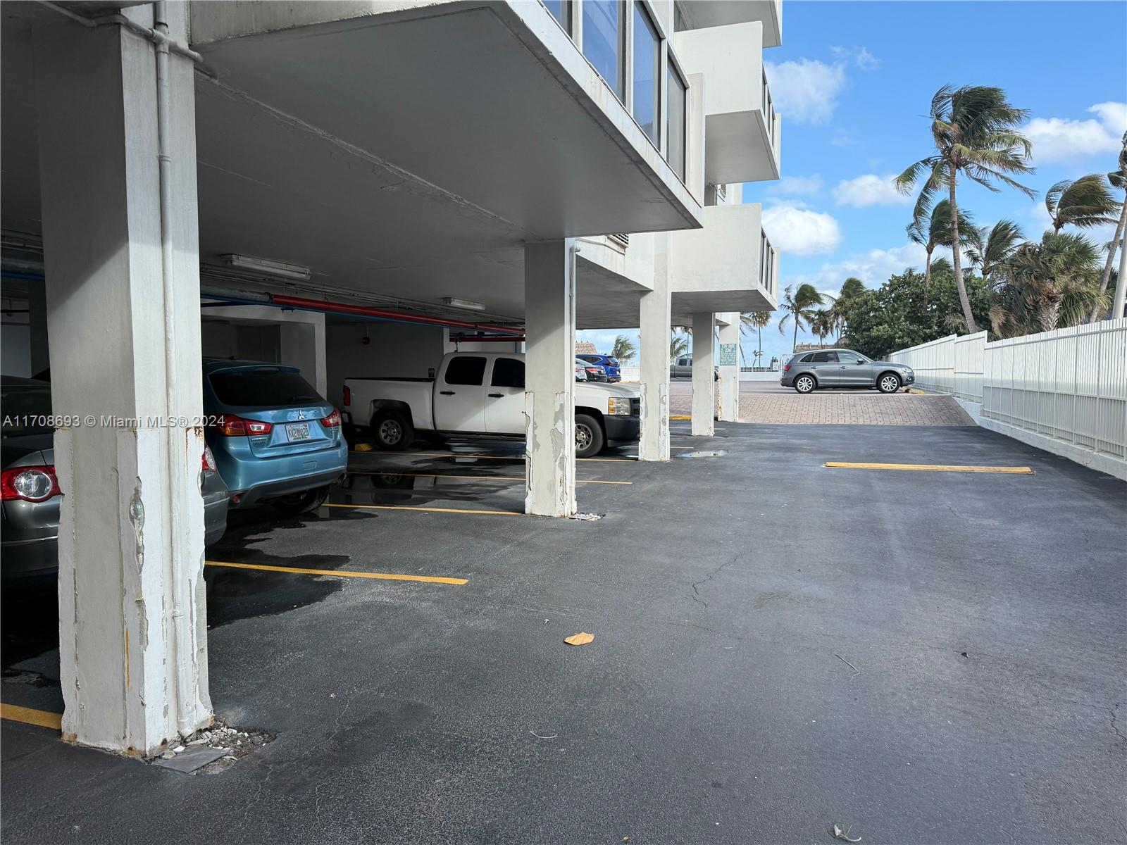 5313 Collins Ave # 207