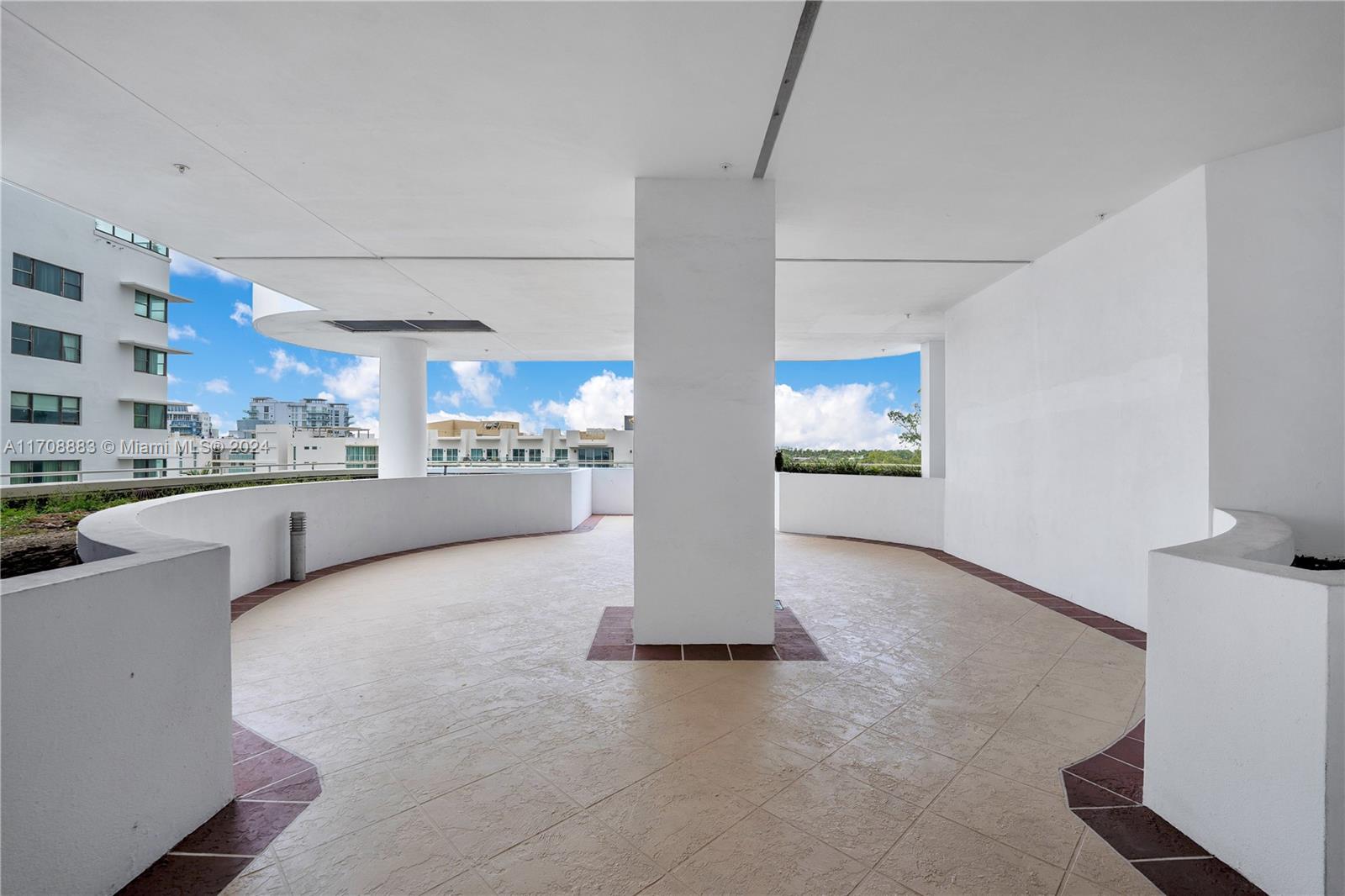 6365 Collins Ave # 2806