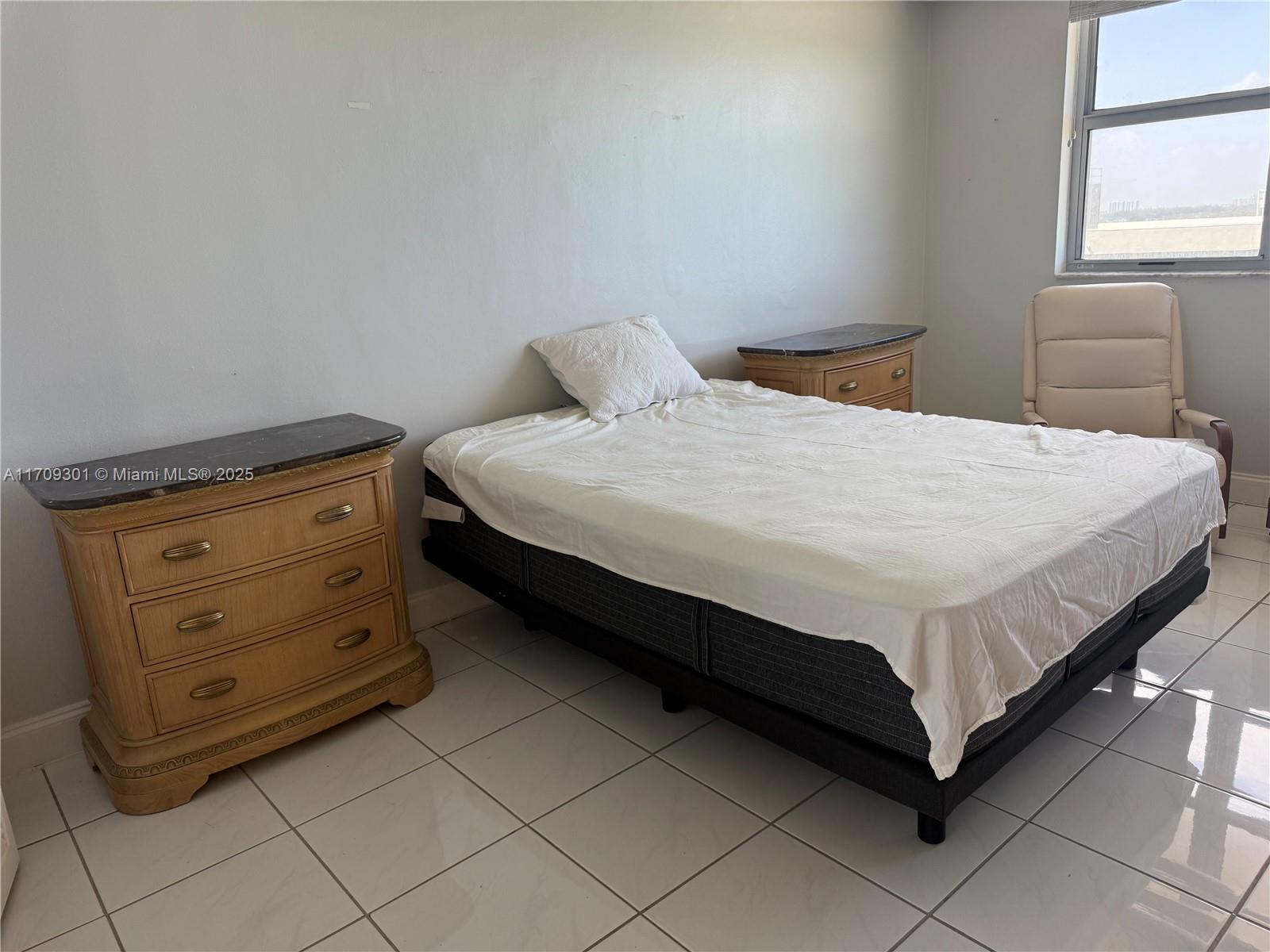 9225 Collins Ave # 1403