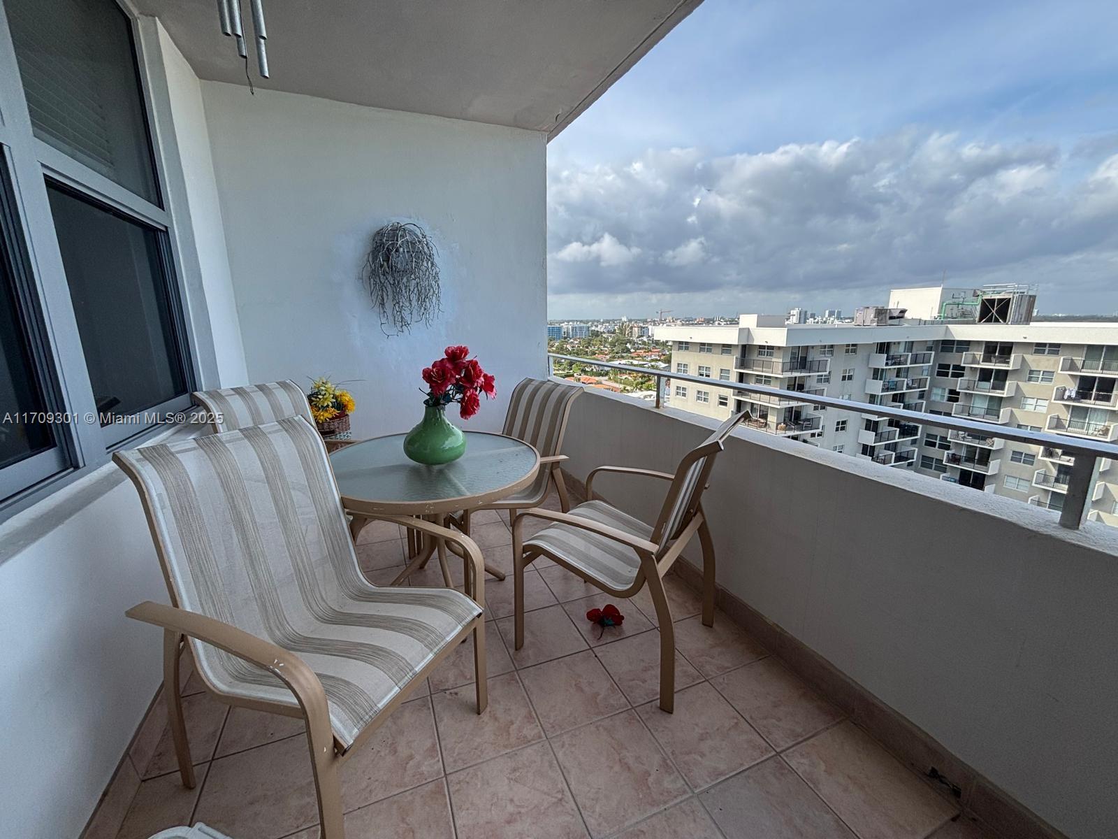 9225 Collins Ave # 1403