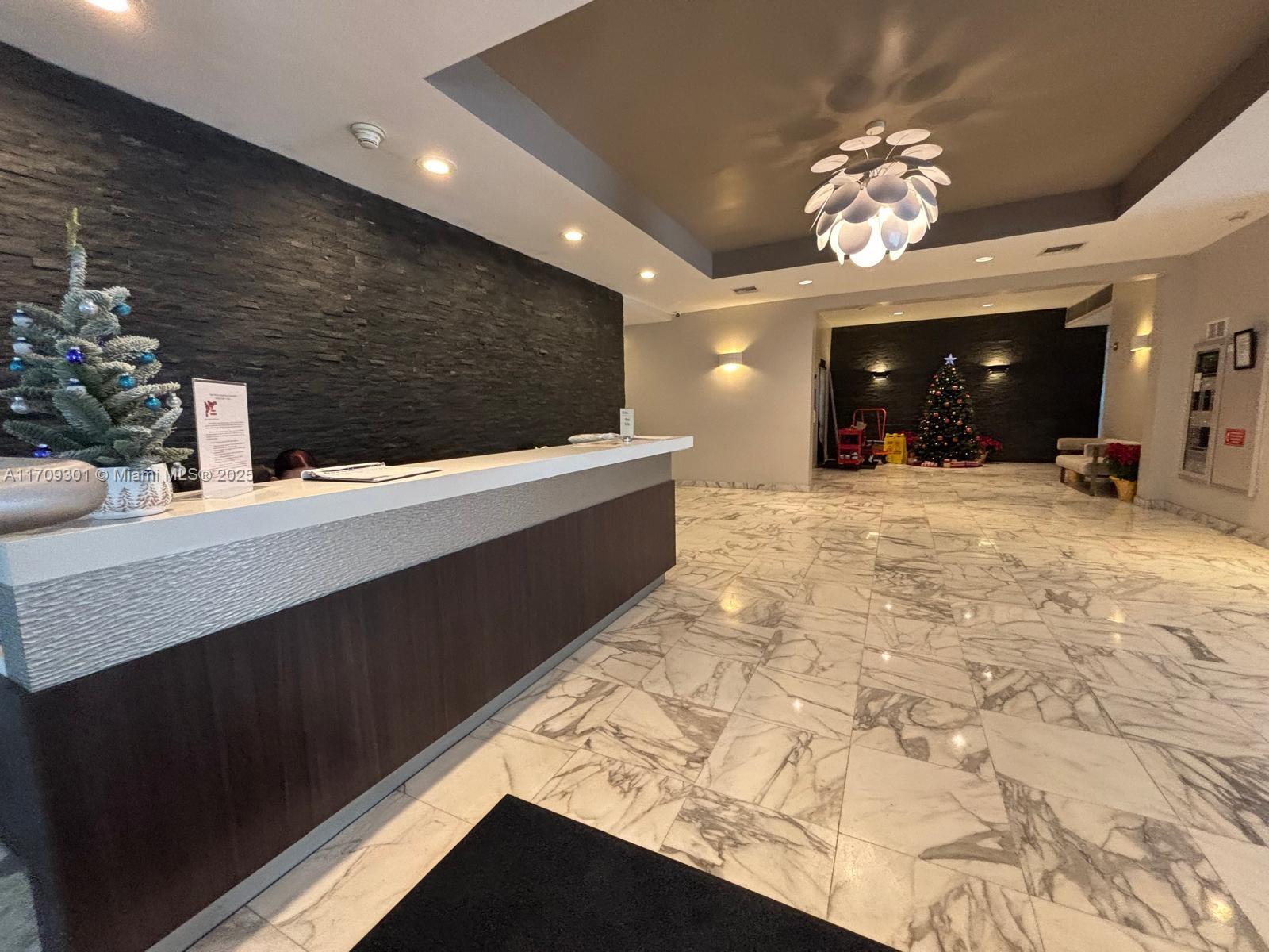 9225 Collins Ave # 1403