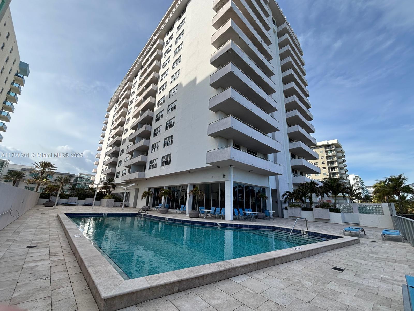 9225 Collins Ave # 1403
