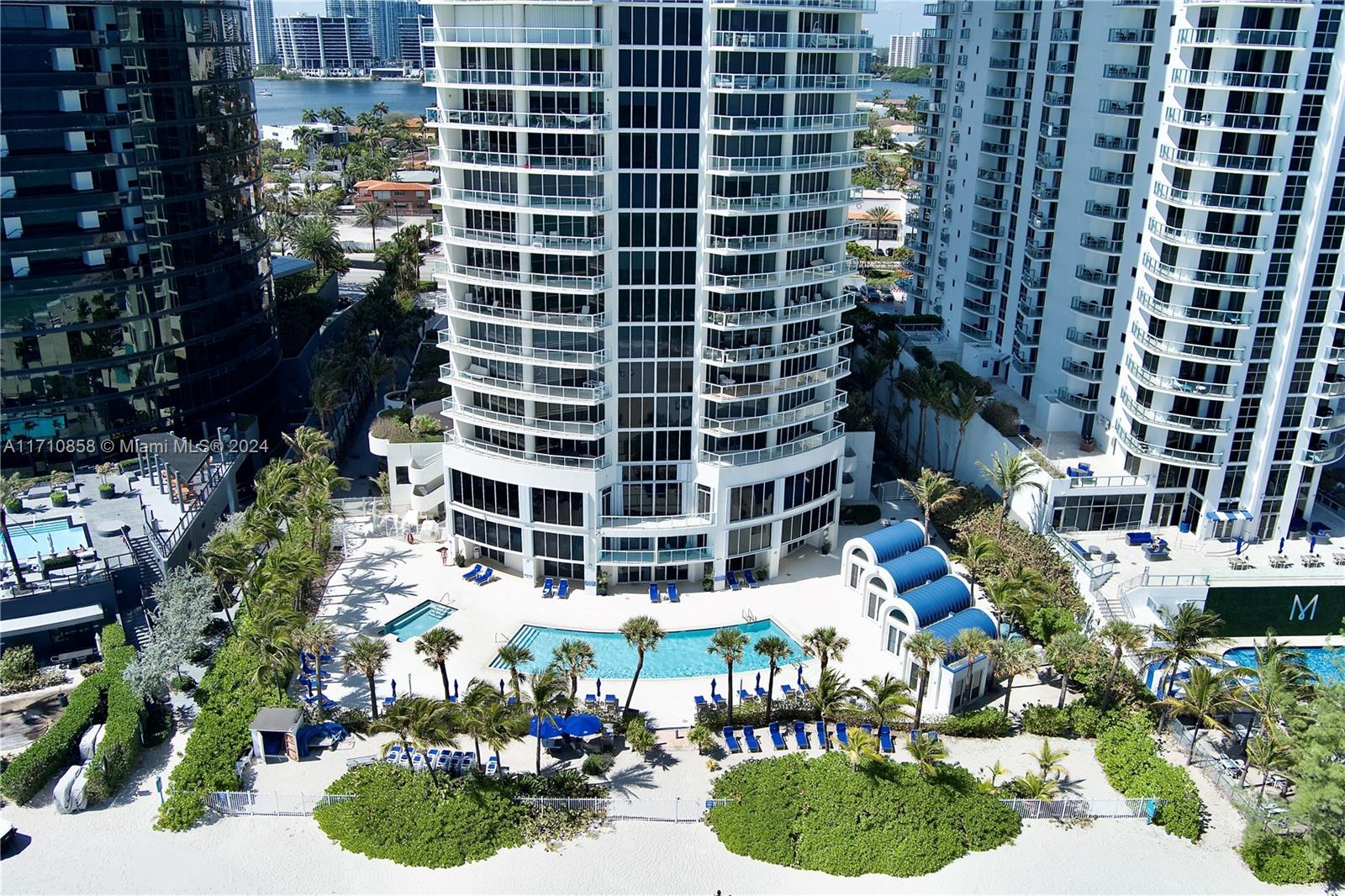 18671 Collins Ave # 202