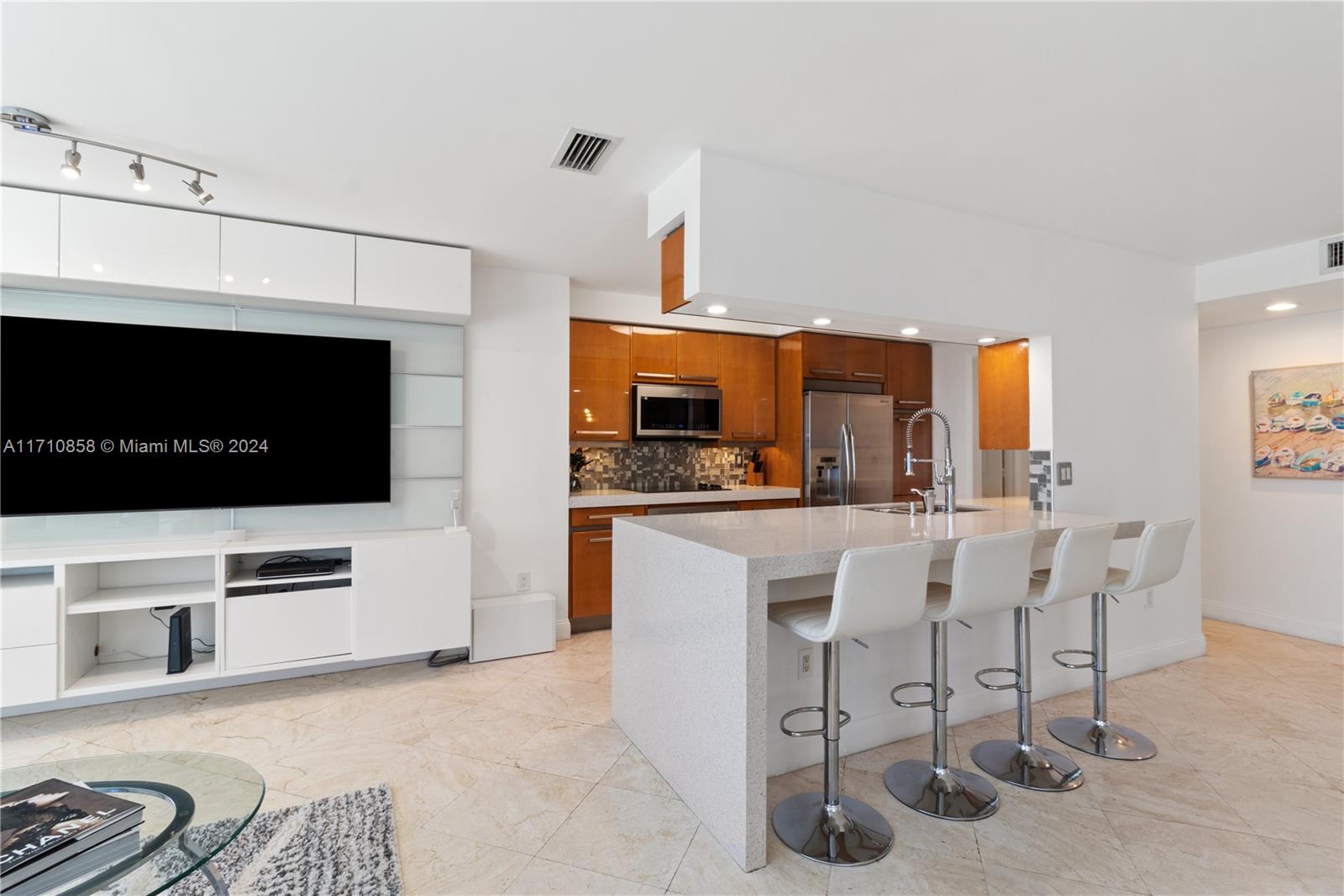 18671 Collins Ave # 202