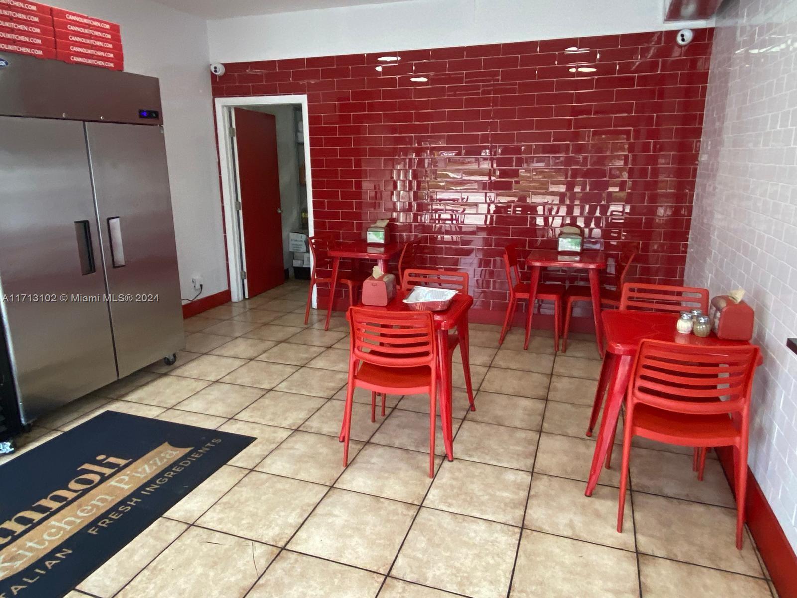 1156 E Hillsboro Blvd